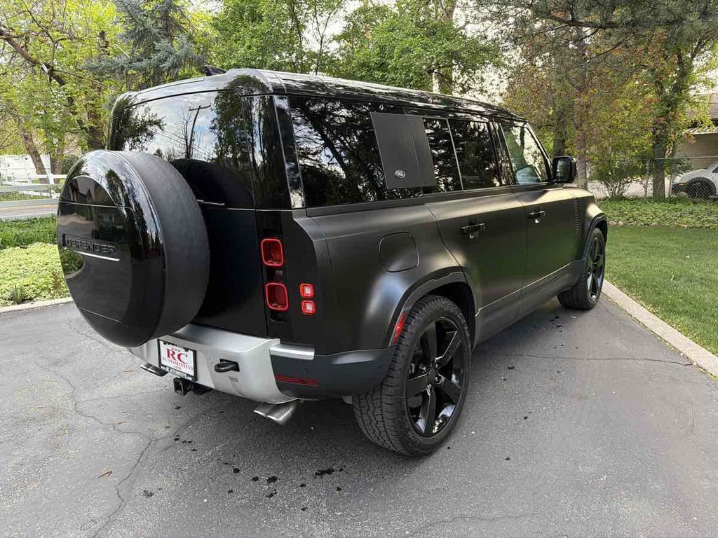 2024 LAND ROVER Defender - photo 3