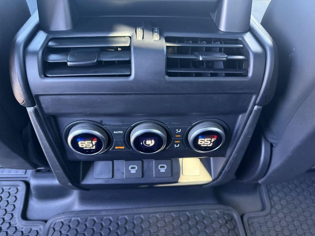 2024 LAND ROVER Defender - photo 15