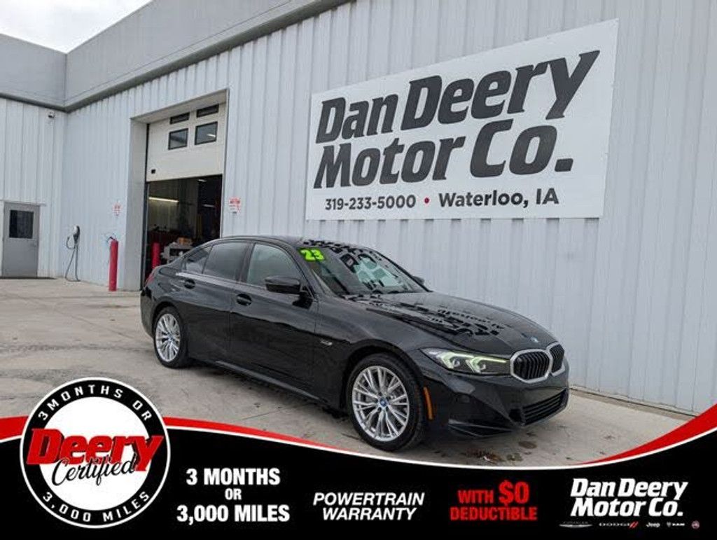 2023 BMW 330e - main photo