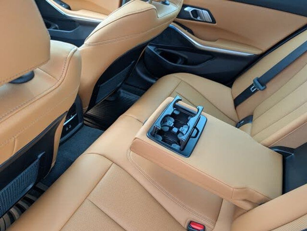 2023 BMW 330e - photo 24