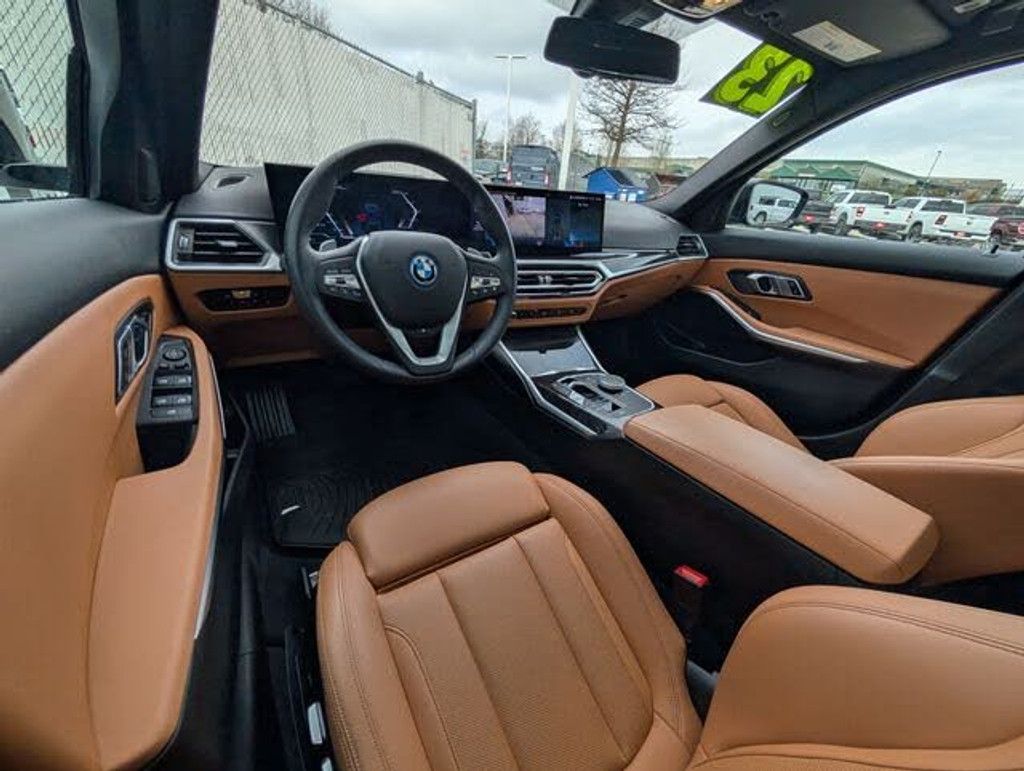 2023 BMW 330e - photo 8