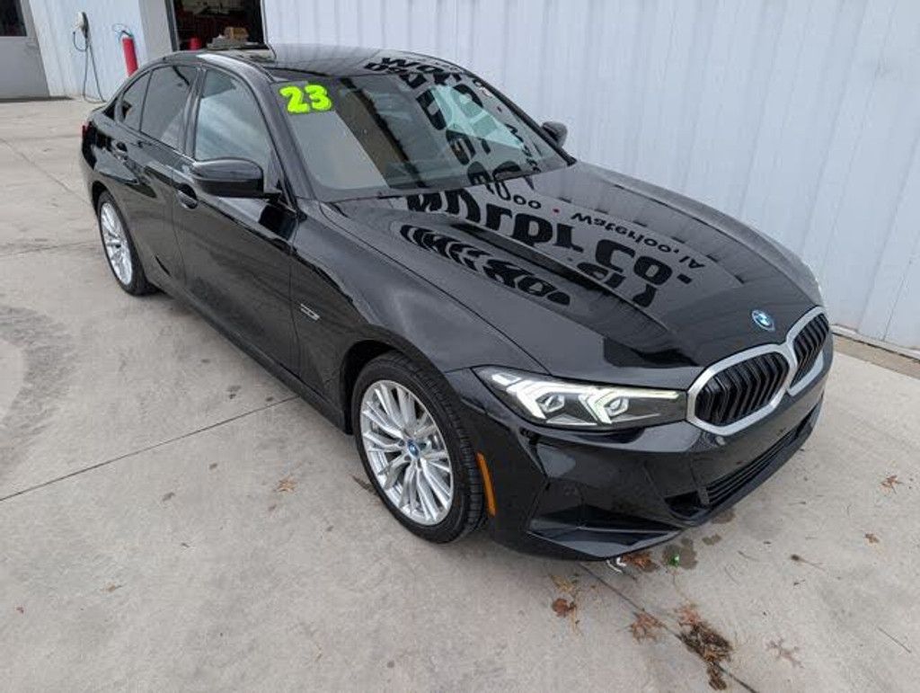 2023 BMW 330e - photo 9