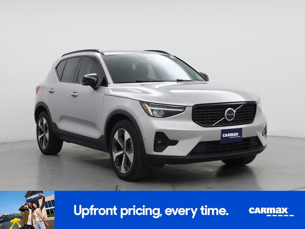 2023 Volvo XC40 Ultimate Dark