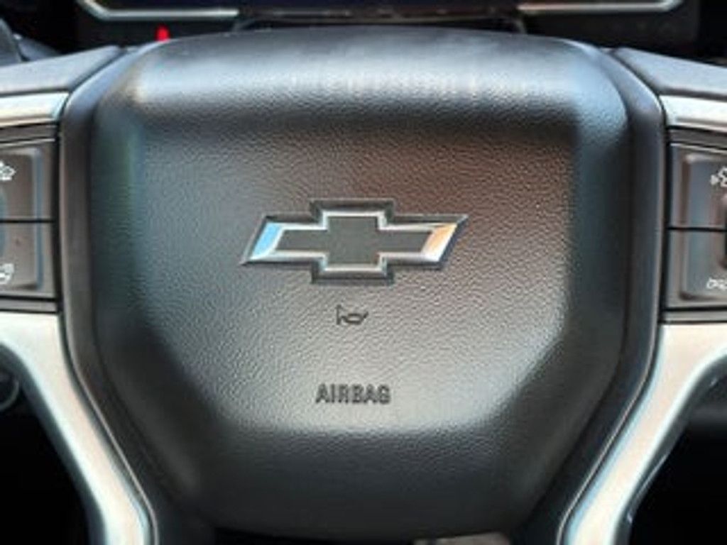 2023 CHEVROLET Silverado - photo 23