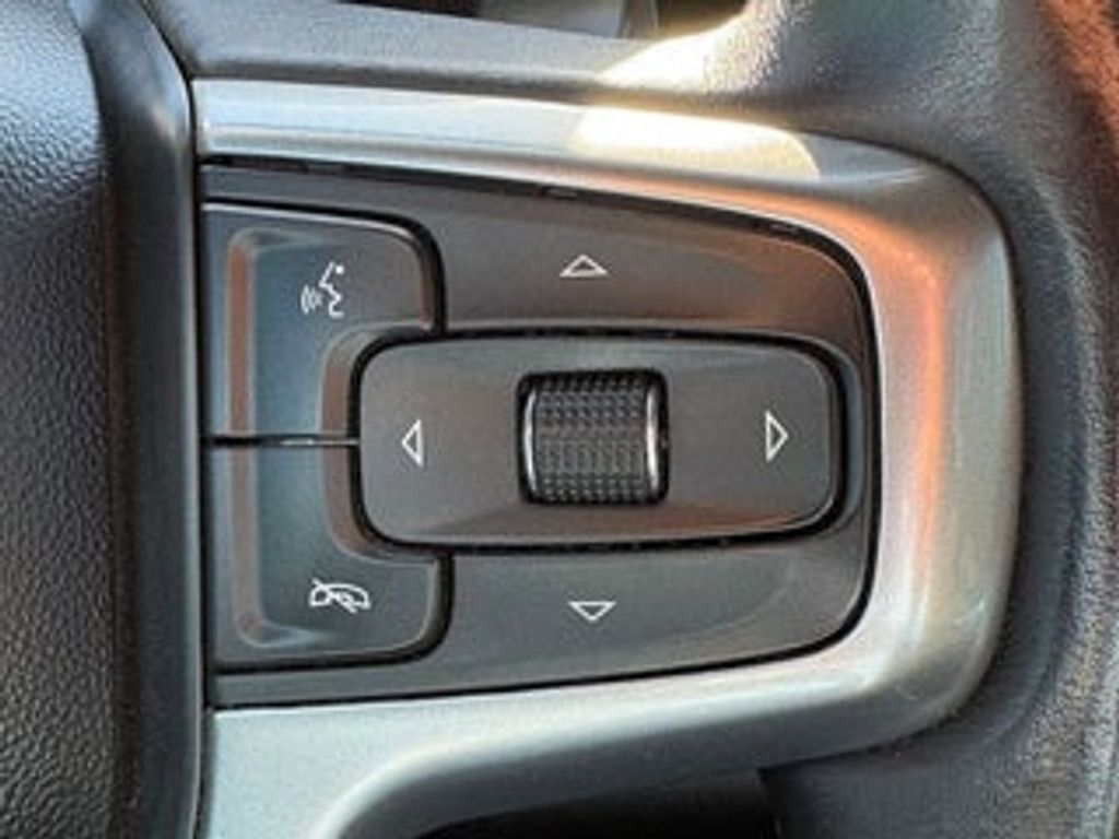 2023 CHEVROLET Silverado - photo 24