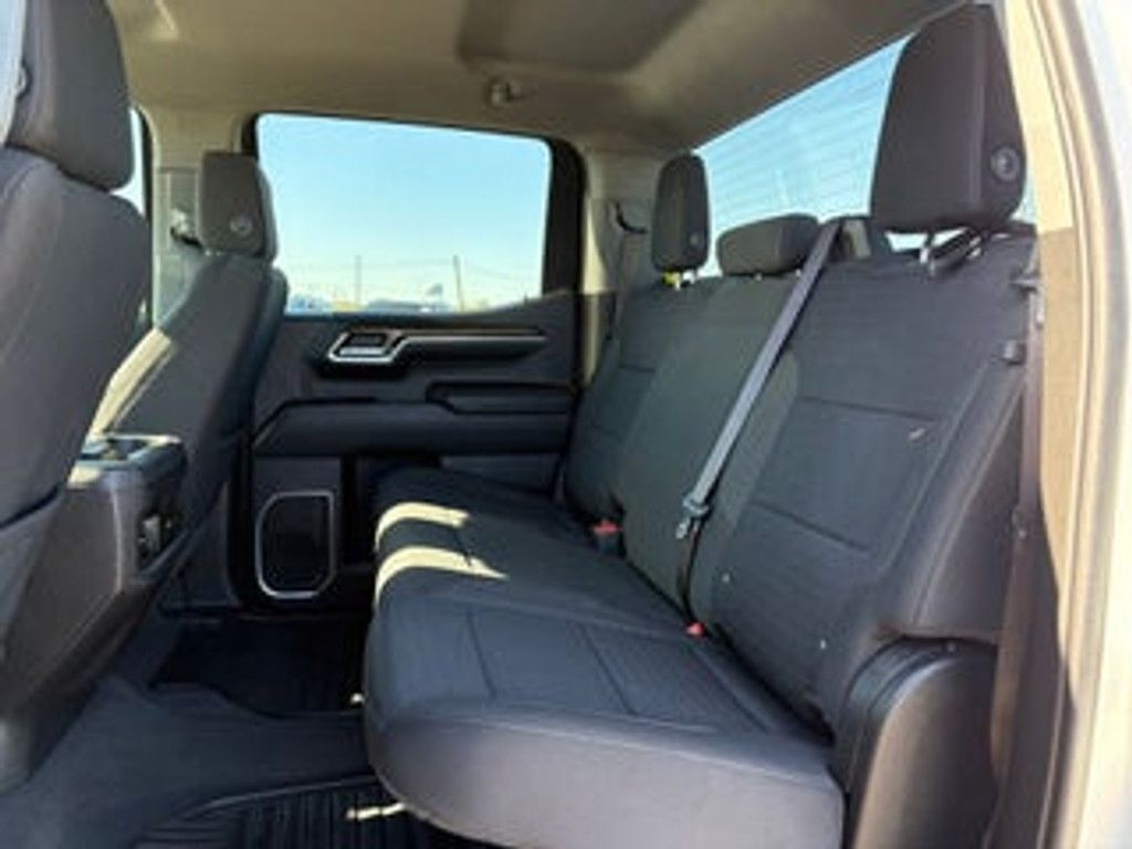 2023 CHEVROLET Silverado - photo 16