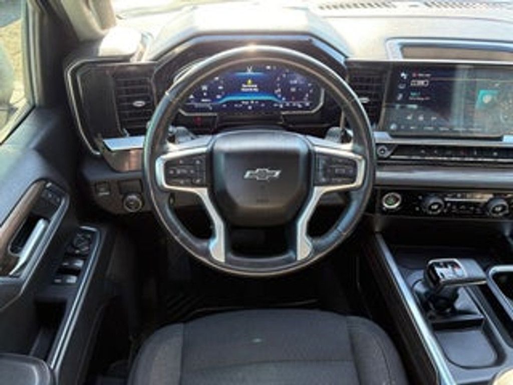 2023 CHEVROLET Silverado - photo 17