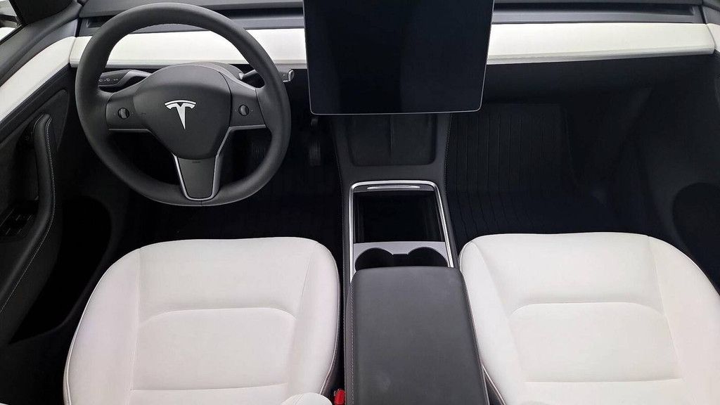 2025 TESLA Model Y Long range awd for sale
