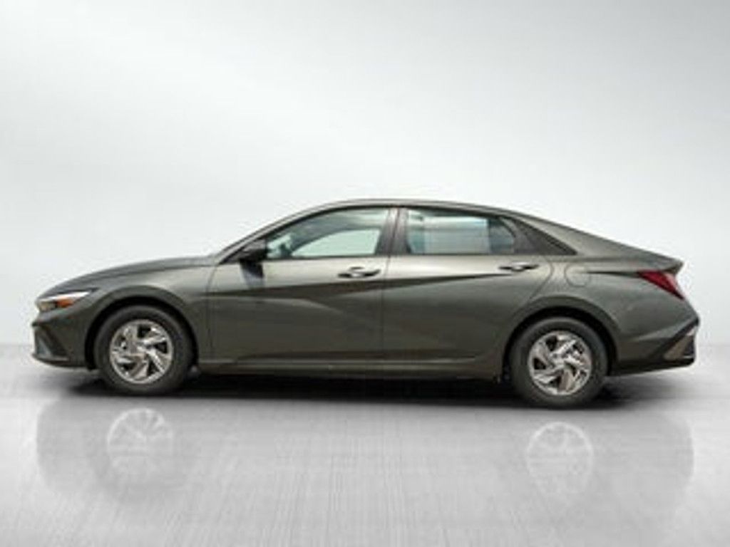 2024 HYUNDAI Elantra - photo 4