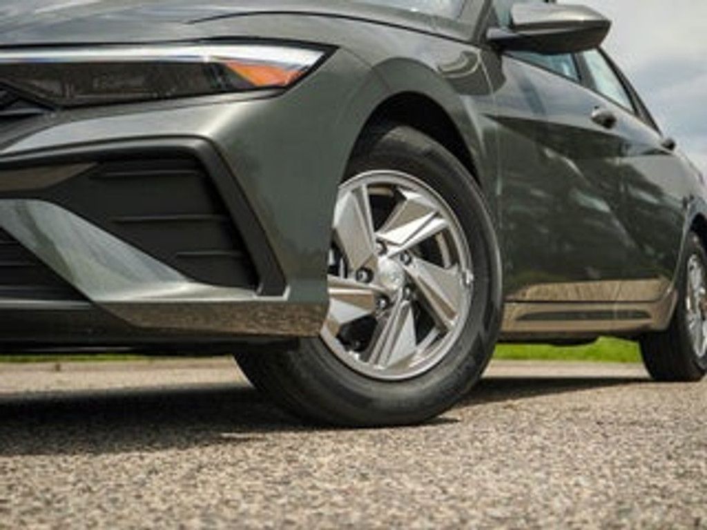 2024 HYUNDAI Elantra - photo 6