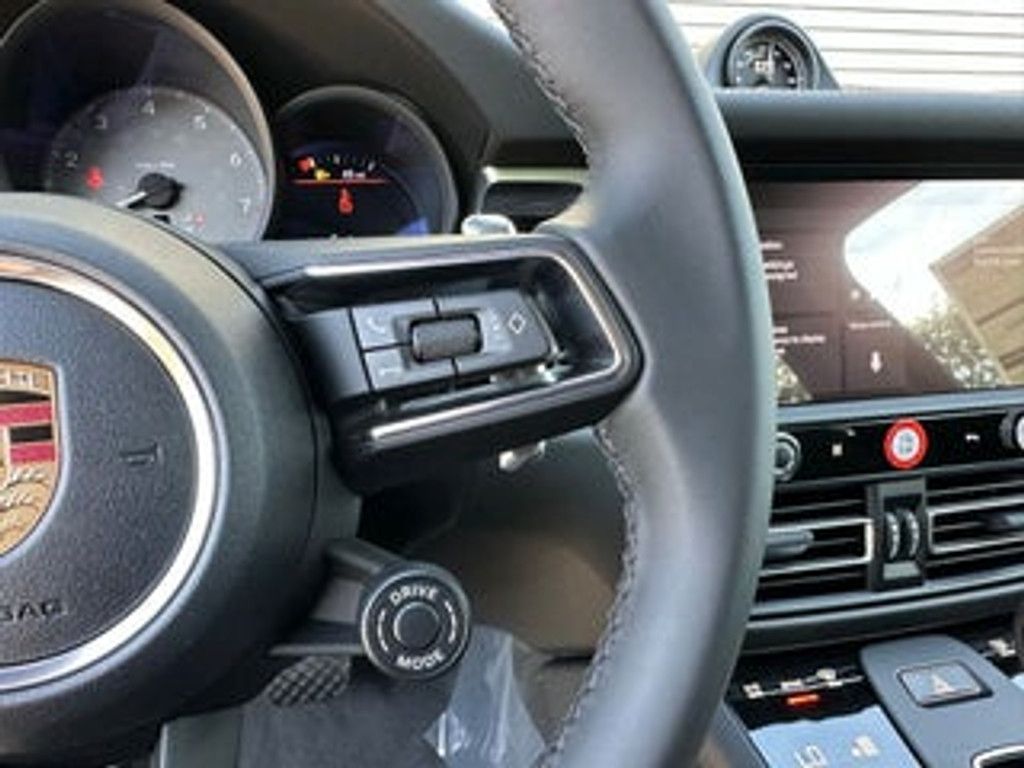 2026 PORSCHE Macan - photo 21