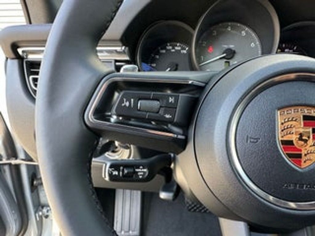 2026 PORSCHE Macan - photo 22