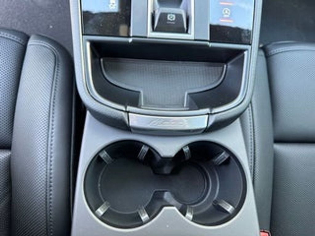 2026 PORSCHE Macan - photo 23
