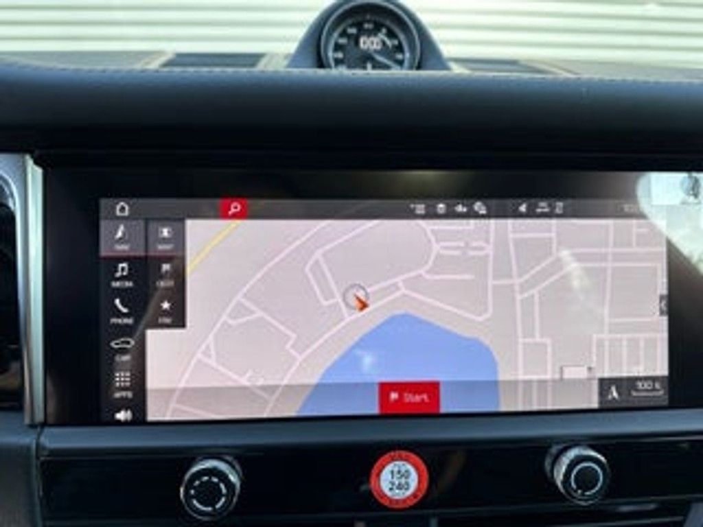 2026 PORSCHE Macan - photo 27