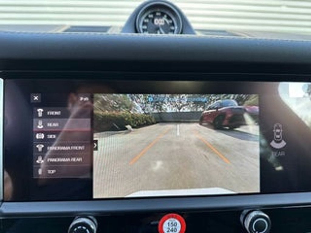 2026 PORSCHE Macan - photo 28