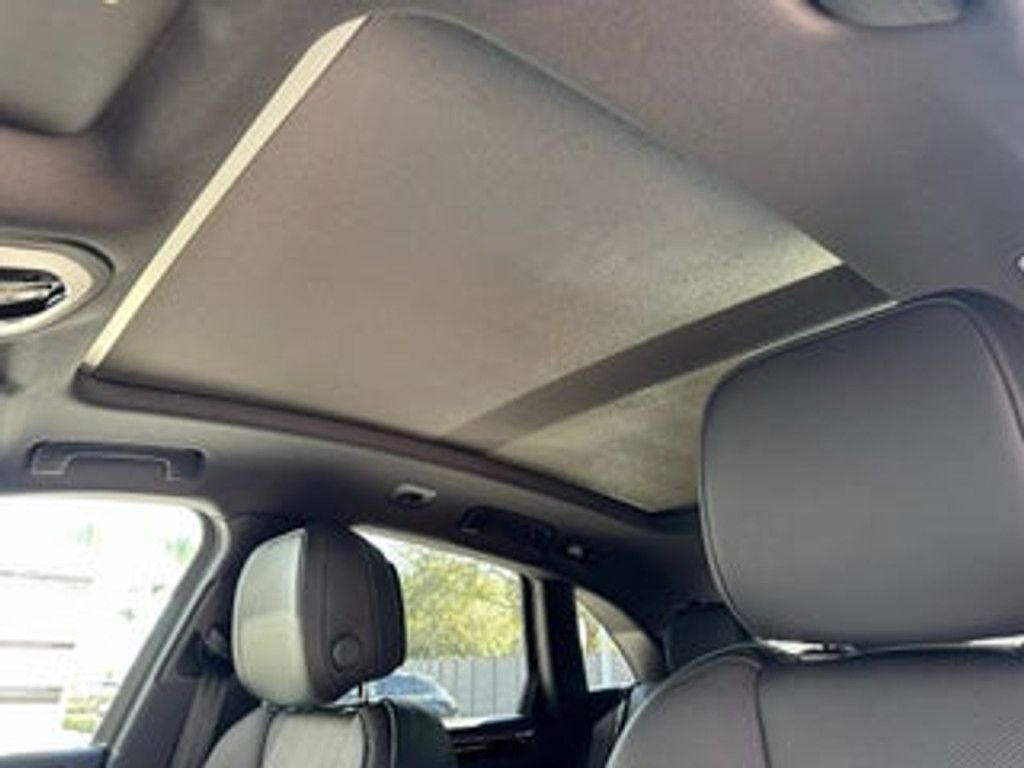 2026 PORSCHE Macan - photo 32