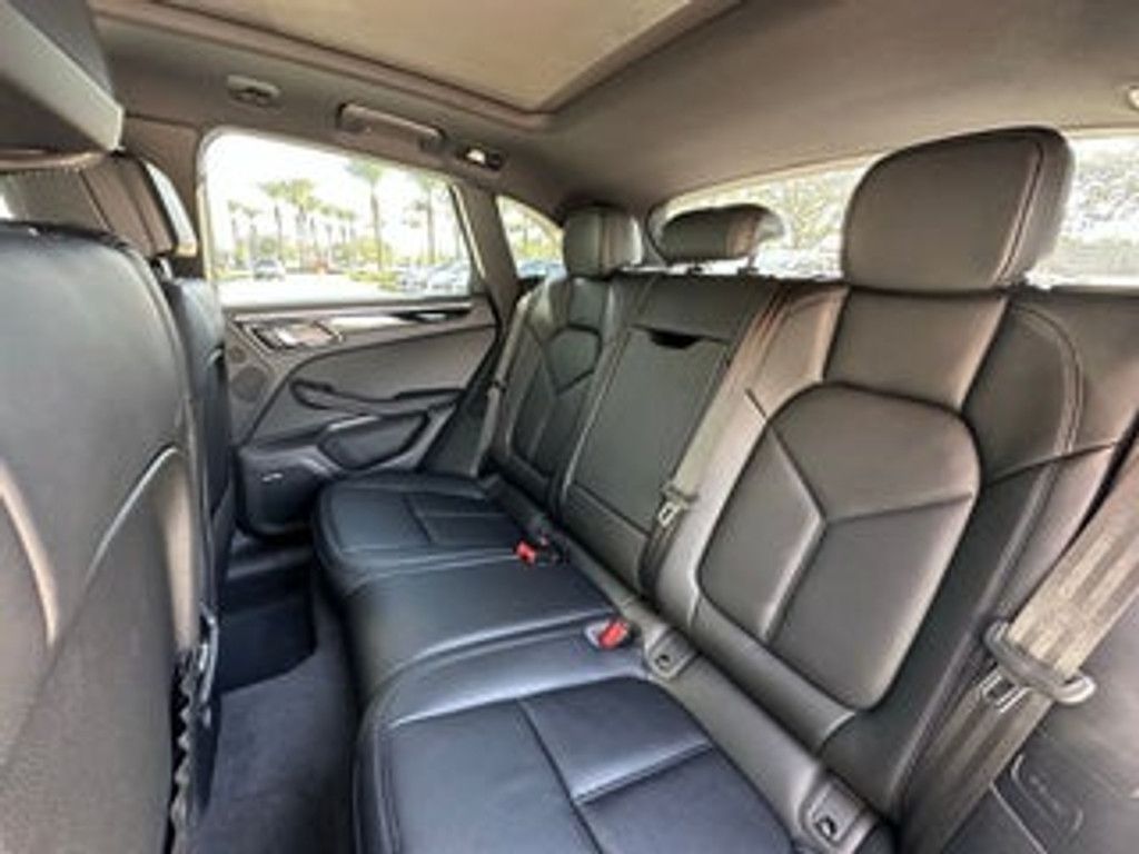 2026 PORSCHE Macan - photo 34