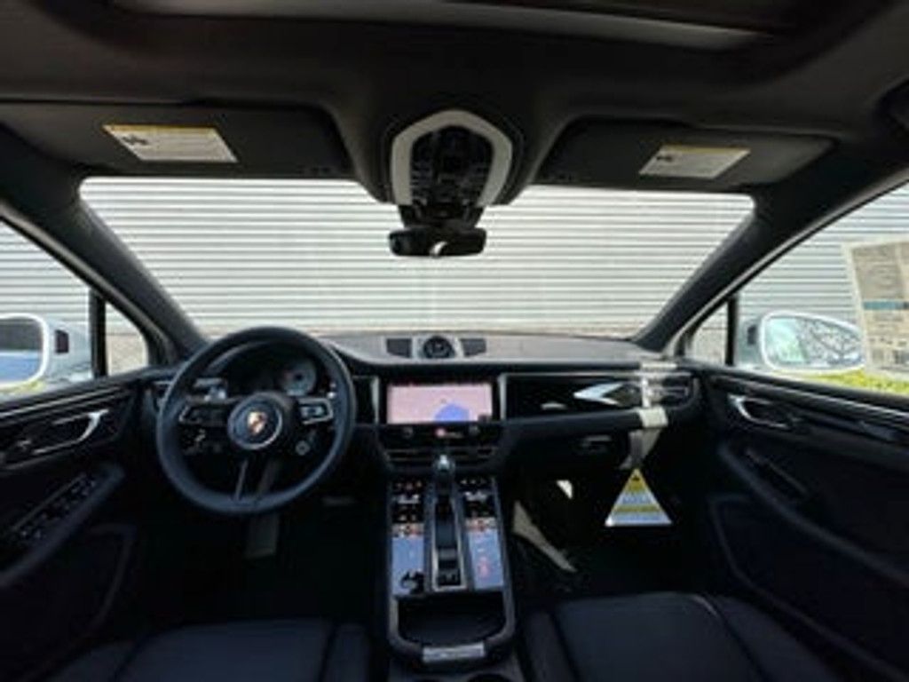 2026 PORSCHE Macan - photo 35