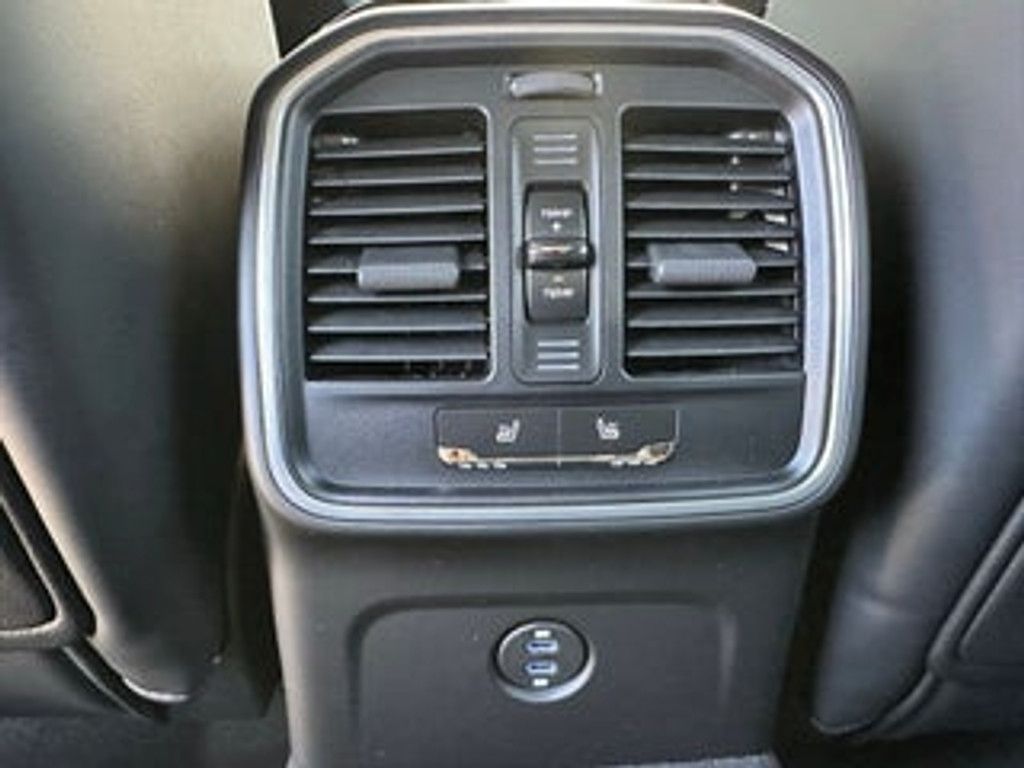 2026 PORSCHE Macan - photo 36