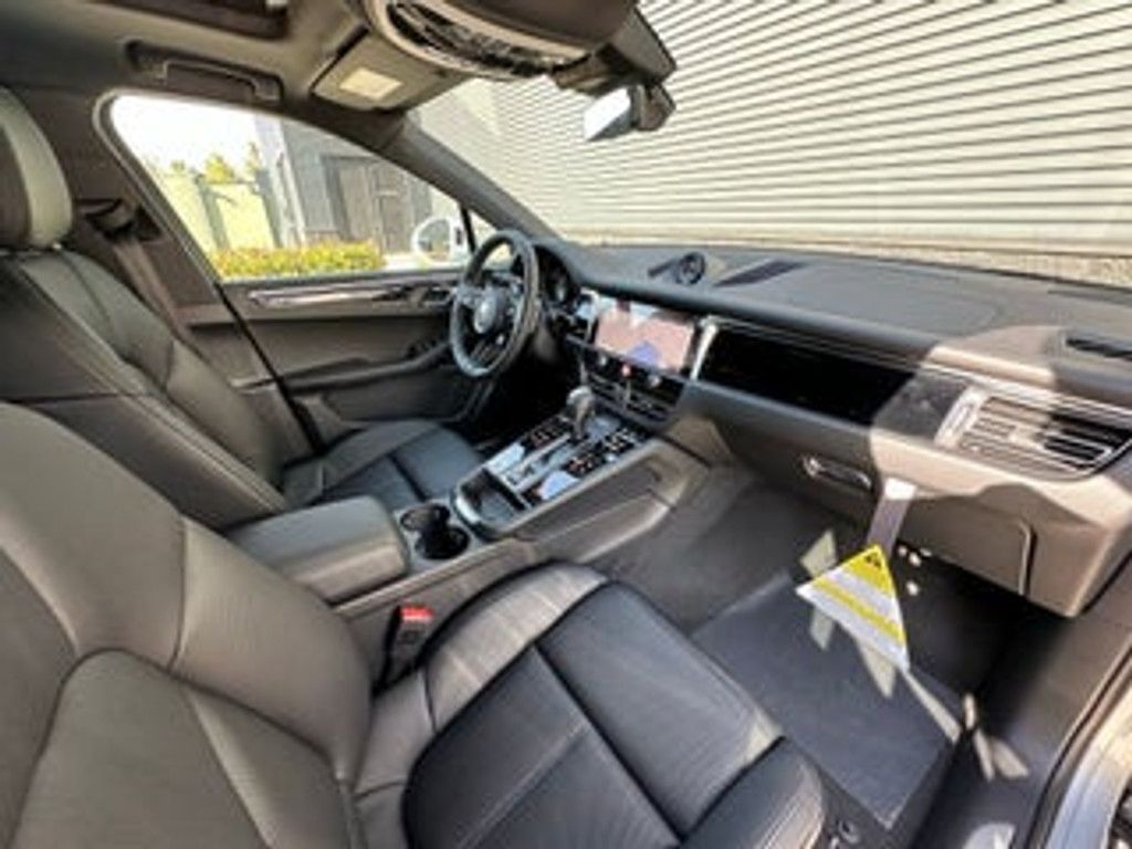 2026 PORSCHE Macan - photo 39