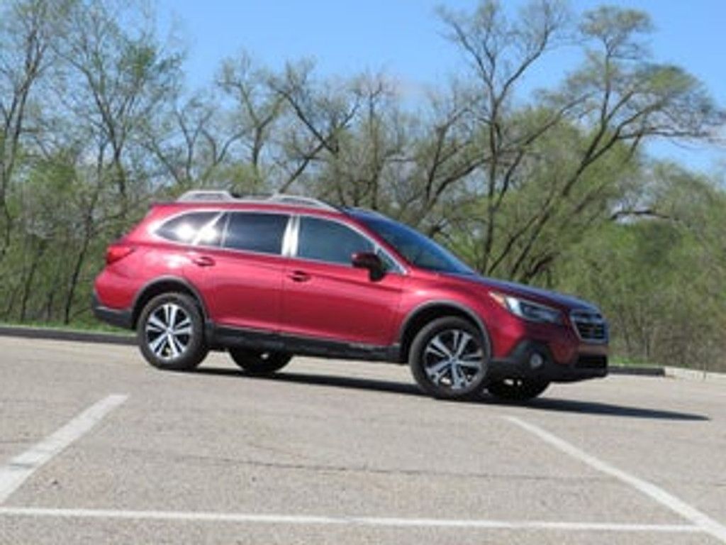 2019 Subaru Outback Limited M R