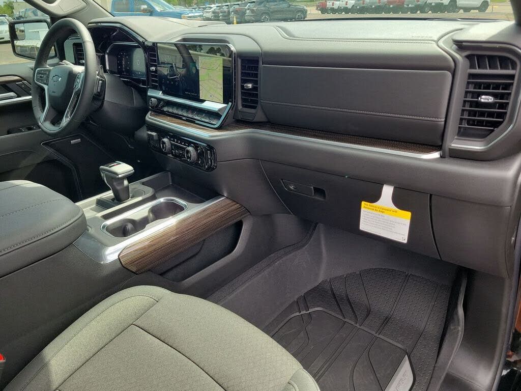 2026 CHEVROLET Silverado - photo 21