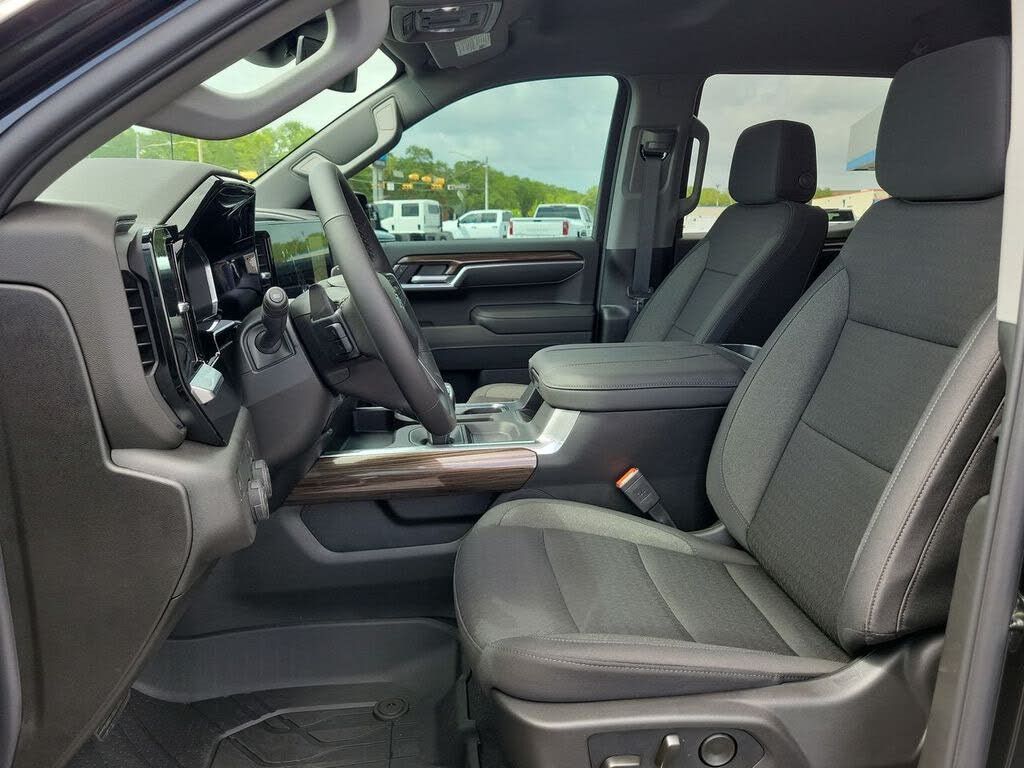 2026 CHEVROLET Silverado - photo 11