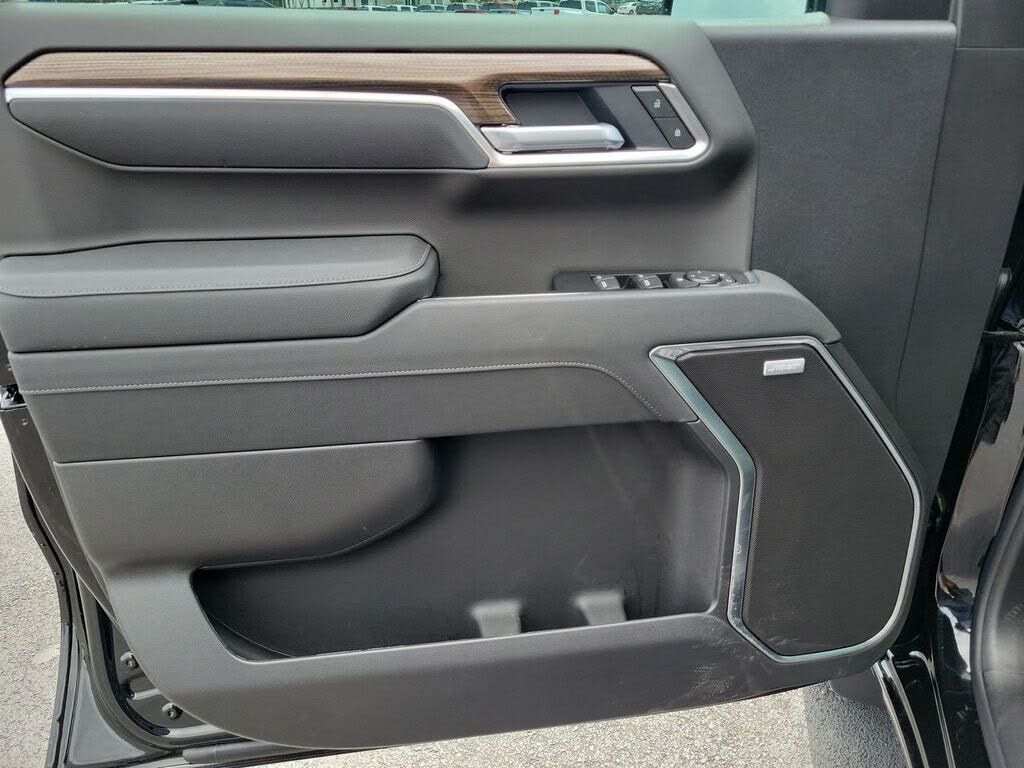 2026 CHEVROLET Silverado - photo 14
