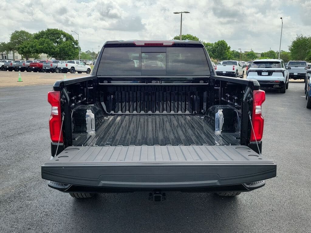 2026 CHEVROLET Silverado - photo 18