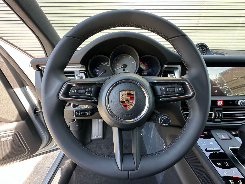 2026 PORSCHE Macan - photo 20