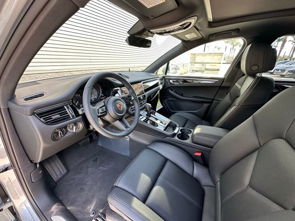 2026 PORSCHE Macan - photo 4