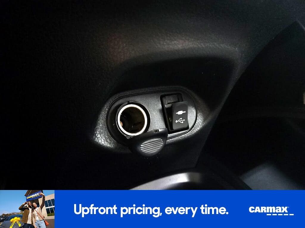 2016 TOYOTA Yaris - photo 21