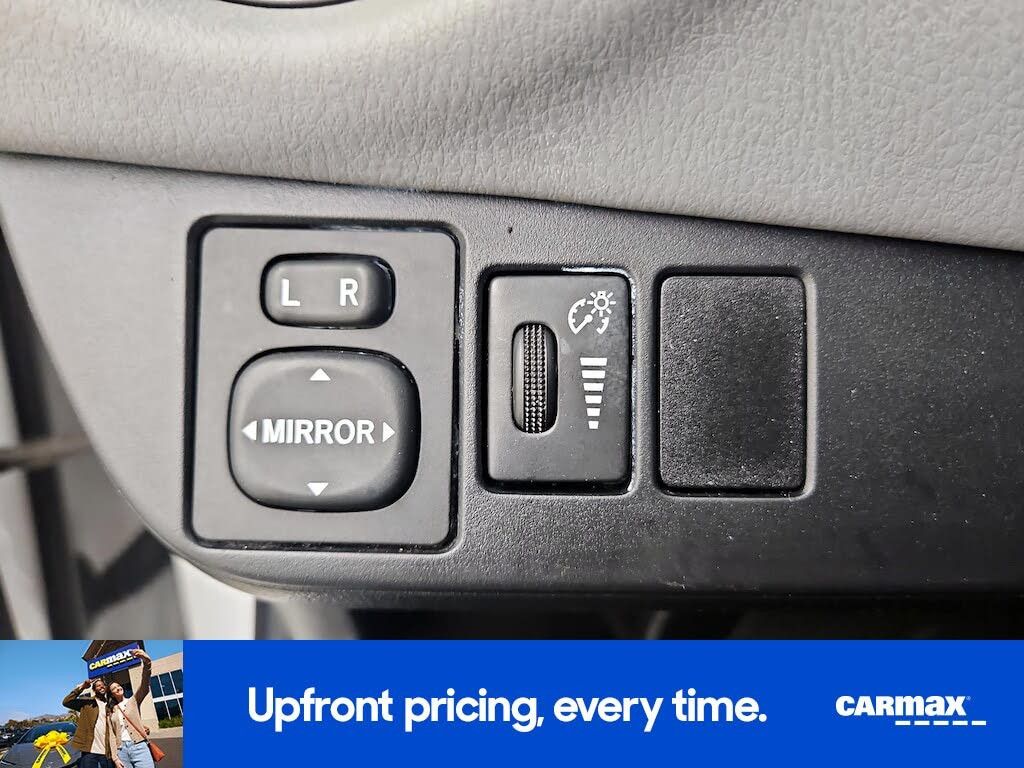 2016 TOYOTA Yaris - photo 17
