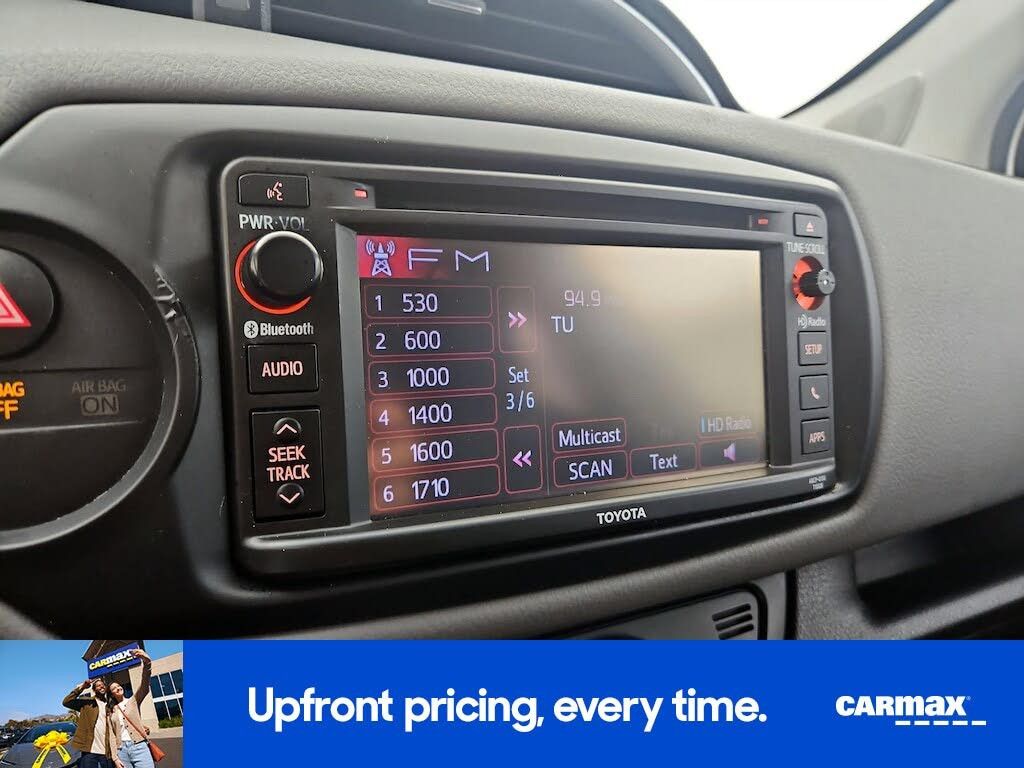 2016 TOYOTA Yaris - photo 18