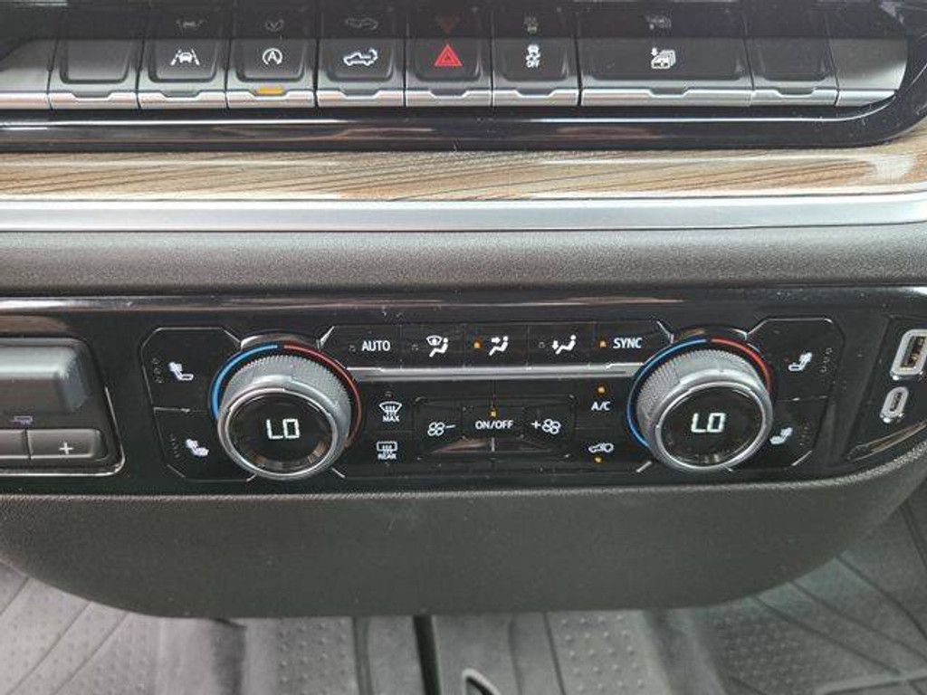 2024 CHEVROLET Silverado - photo 18