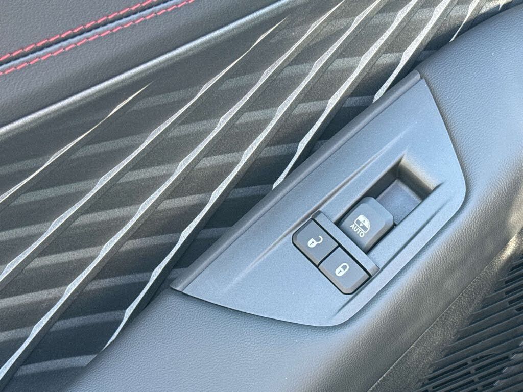 2026 DODGE Charger - photo 6