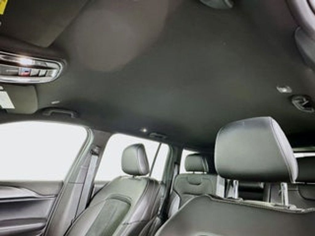 2025 JEEP Grand Cherokee - photo 11