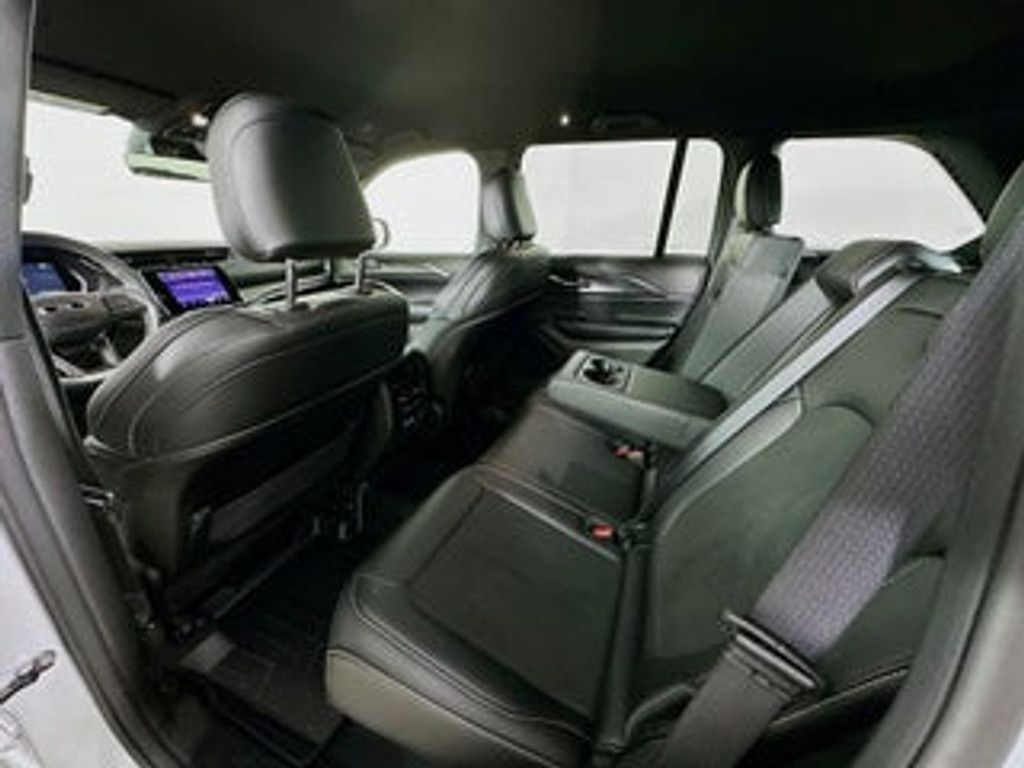 2025 JEEP Grand Cherokee - photo 4