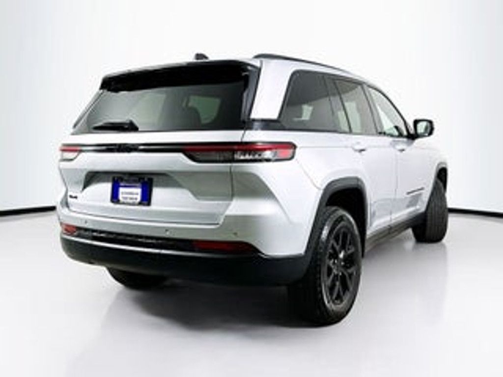 2025 JEEP Grand Cherokee - photo 7