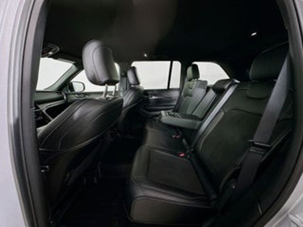 2025 JEEP Grand Cherokee - photo 17