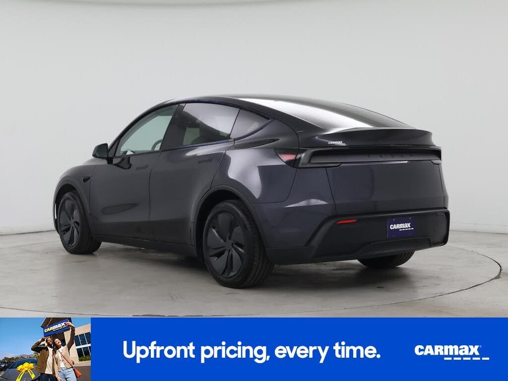 2026 TESLA Model Y - photo 2