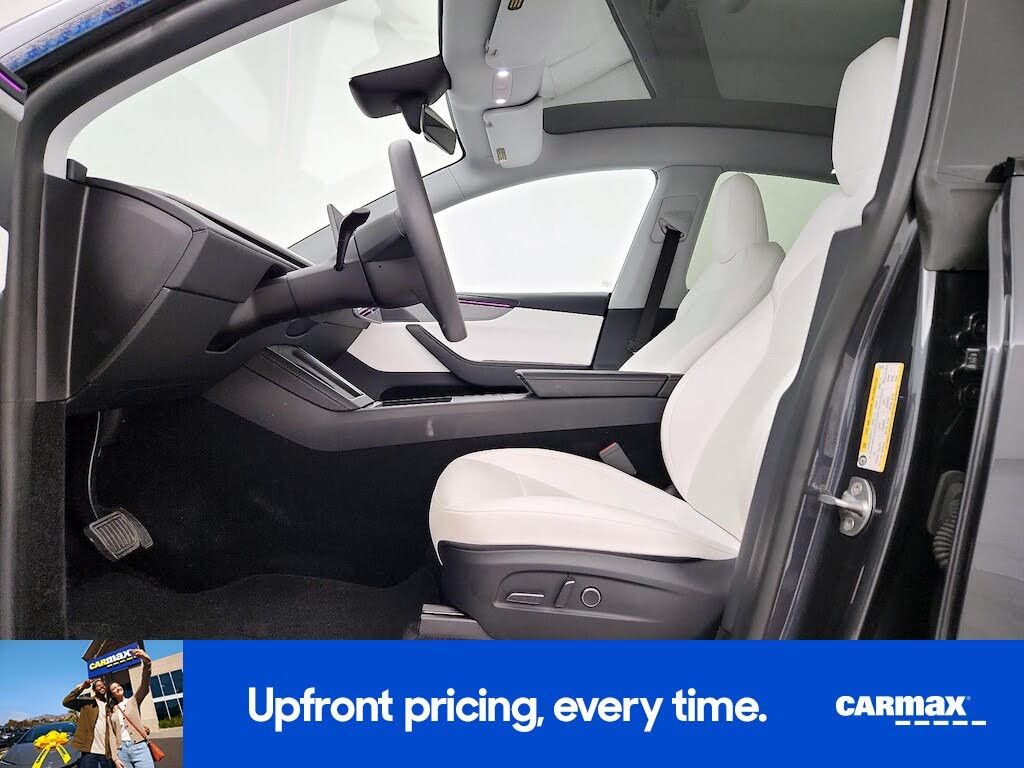 2026 TESLA Model Y - photo 14