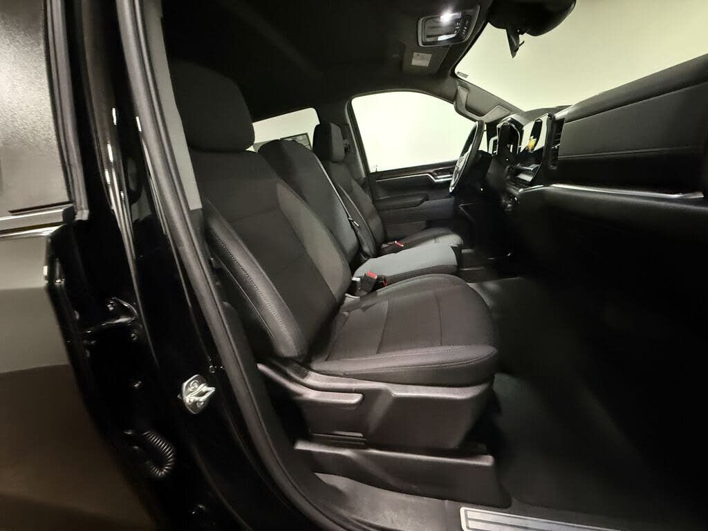2026 CHEVROLET Silverado - photo 13