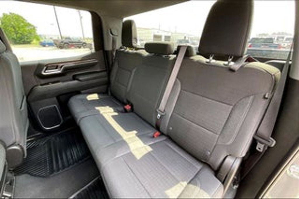 2023 CHEVROLET Silverado - photo 19
