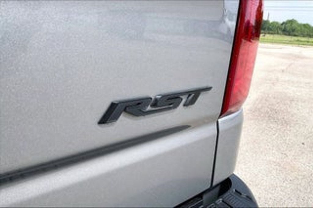 2023 CHEVROLET Silverado - photo 21