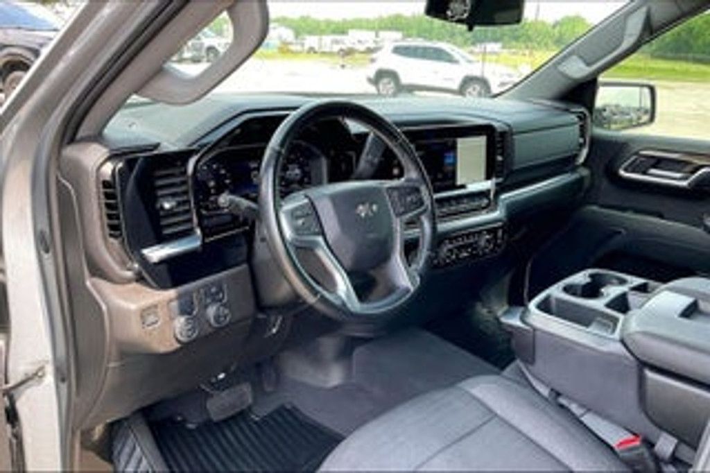 2023 CHEVROLET Silverado - photo 14