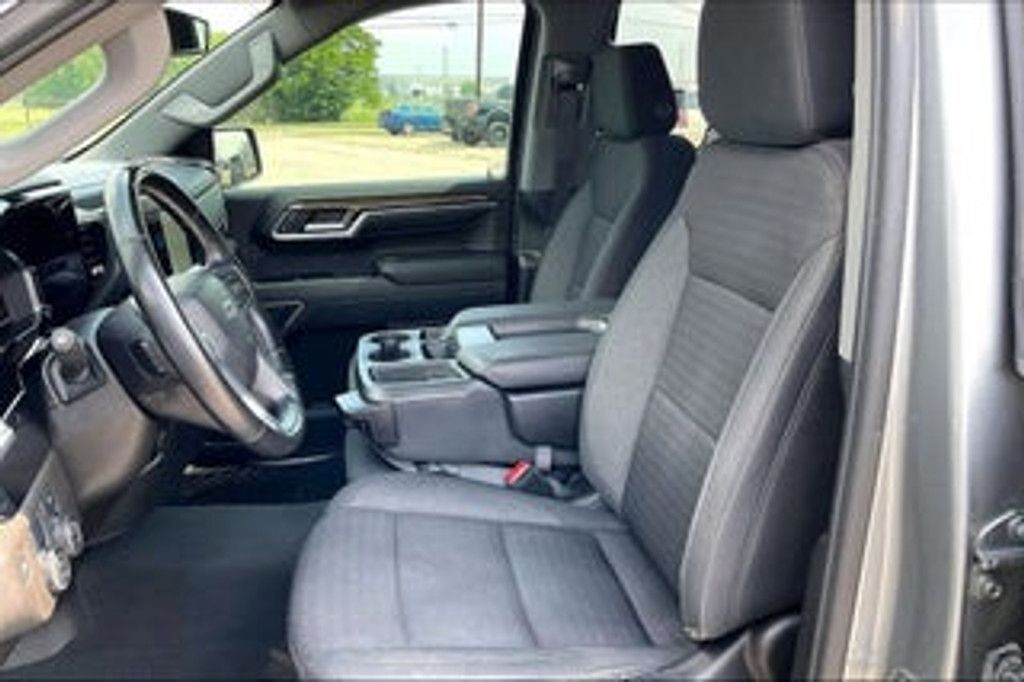 2023 CHEVROLET Silverado - photo 18