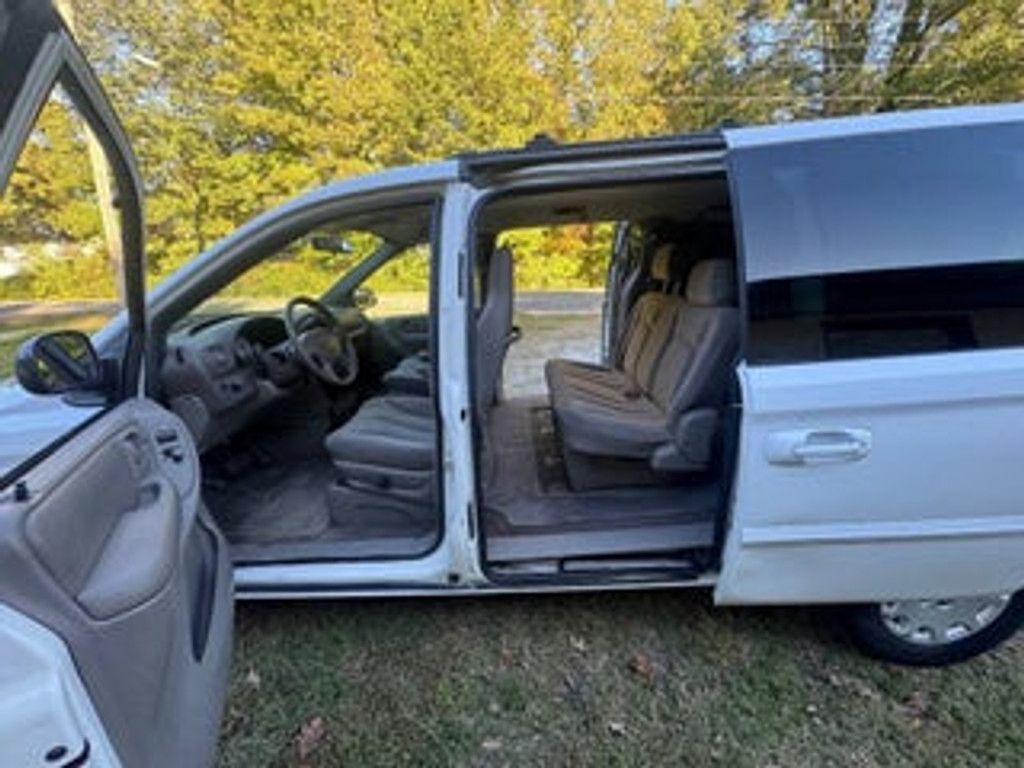 2002 MAZDA MPV - photo 11
