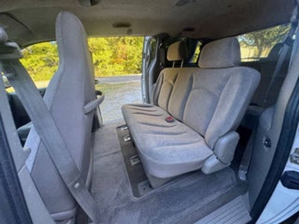 2002 MAZDA MPV - photo 12
