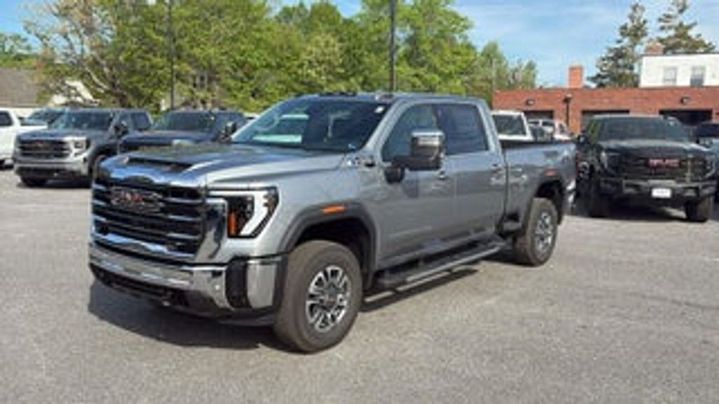 2025 GMC Sierra HD AT4